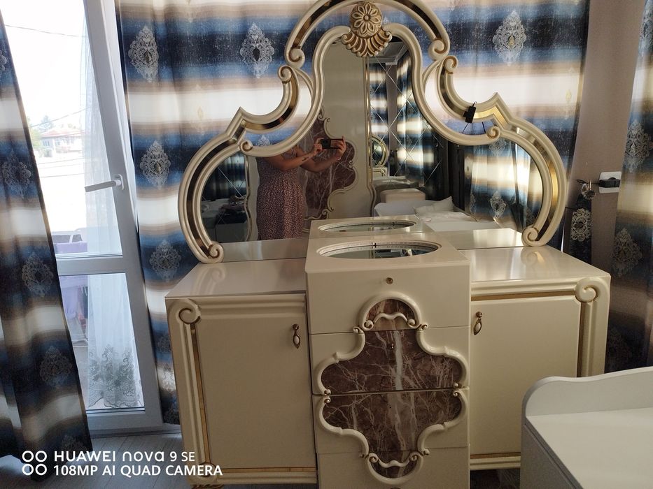 Продавам Спален комплект