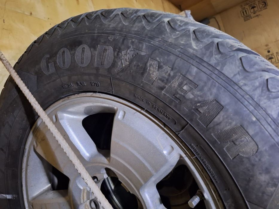 Продам    резину