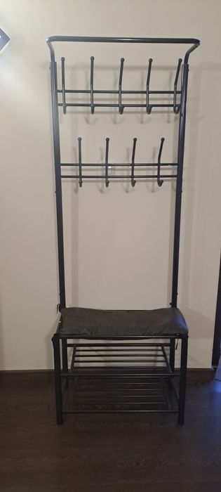 Закачалка за якета, палта и поставка за обувки