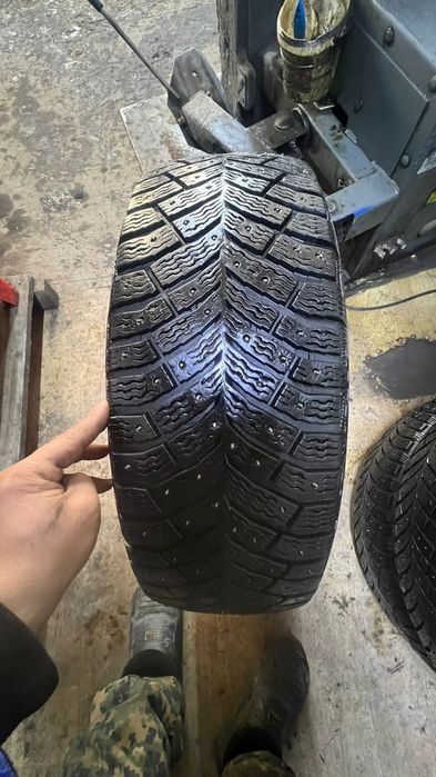 Шины 215,60, 16 шипы