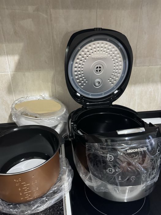 Мультиварка новая Redmond