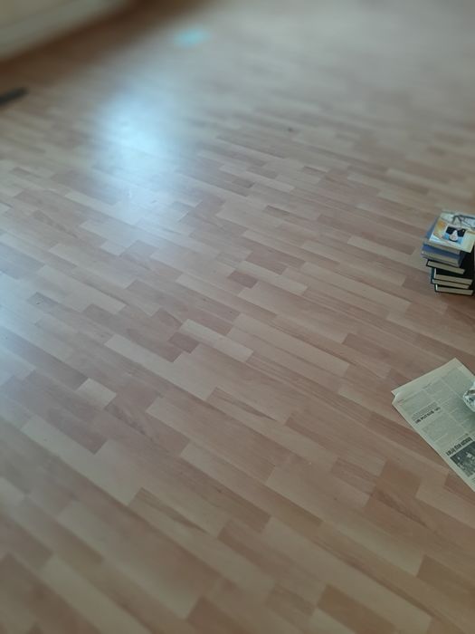 Двери межком. Ламинат