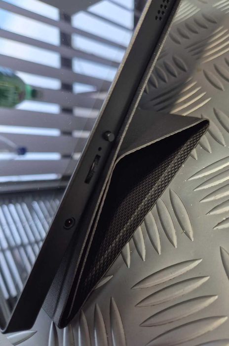 18.5" Преносим монитор UPERFECT 120Hz Touchscreen