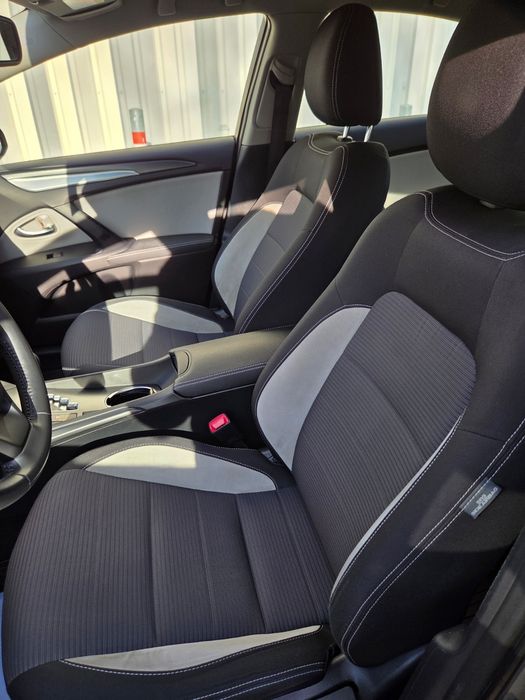 Toyota Avensis Automată,1,8 benzină, euro 6, carte service la zi.