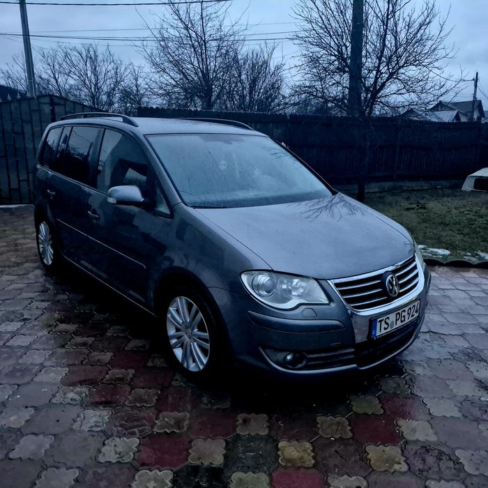 Vw Touran Facelift  / 2.0 TDI / Xenon / Navi