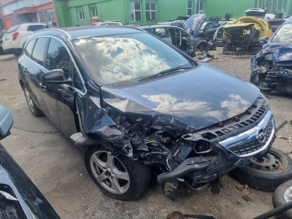 Consola centrala cotiera 13312282 Opel Astra J (2009 - 2012)