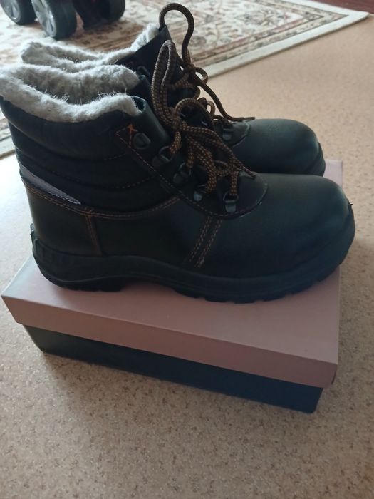 Продам зимние сапожки