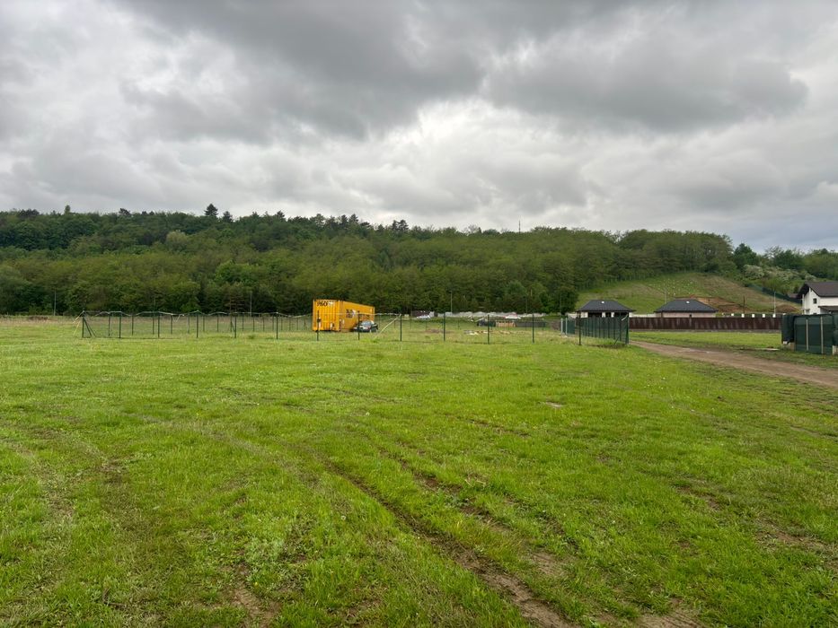 Vand teren intravilan in cartier Andrăsesti