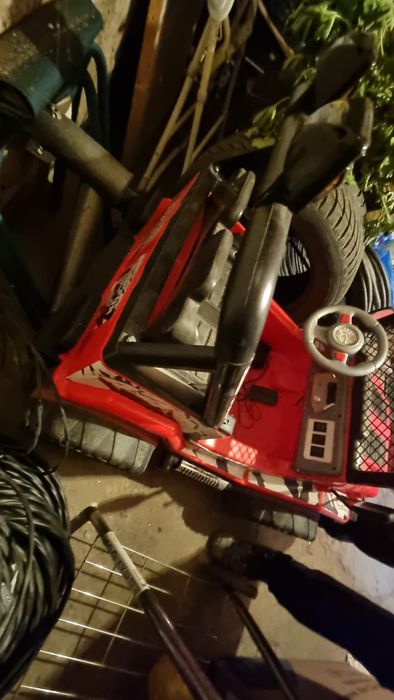 Детска кола с две места