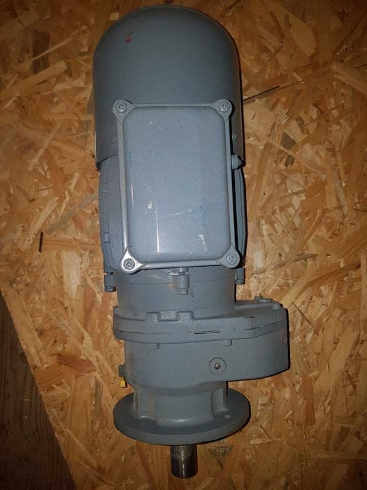 Motor electric cu sau fara reducror