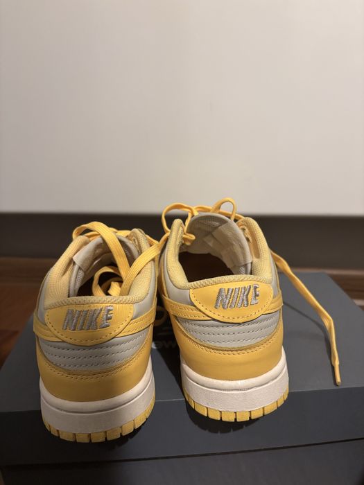 Nike Dunk жълт цвят
