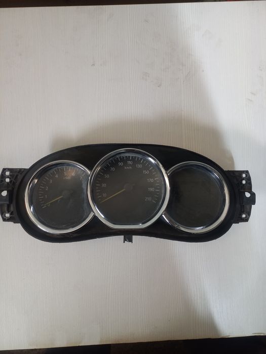 Щиток приборов Рено