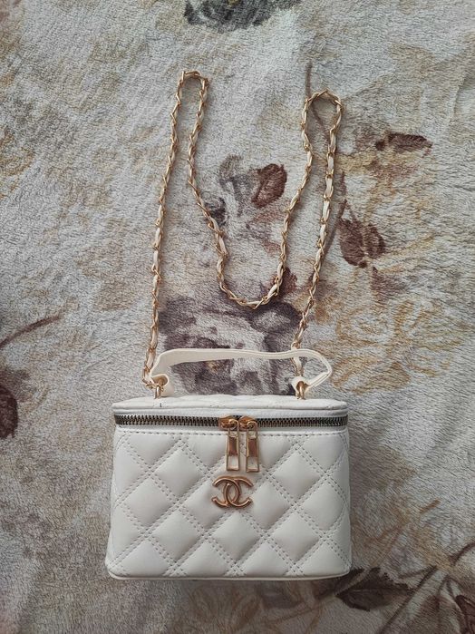 Chanel Miu Miu  Дамски ЧантиYves Saint Laurent Бяла Кожена Дамска Чанта