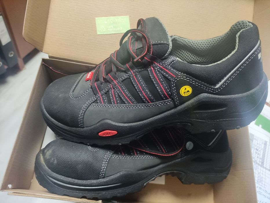 Летни работни обувки с метално бомбе