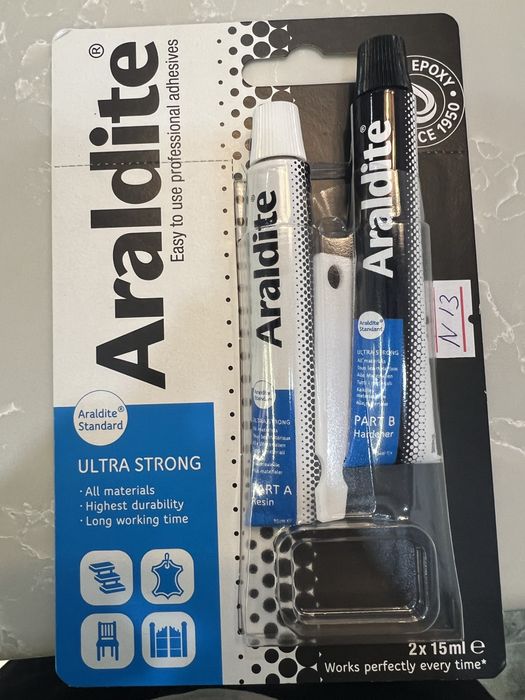 Двухкомпонентный клей фирмы Araldite и ZAP