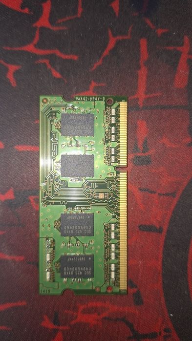 Vand o plăcută 4gb dd3 laptop