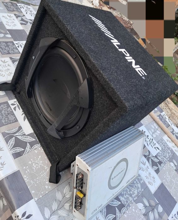 Комплект бас каса Alpine + усилвател Blaupunkt