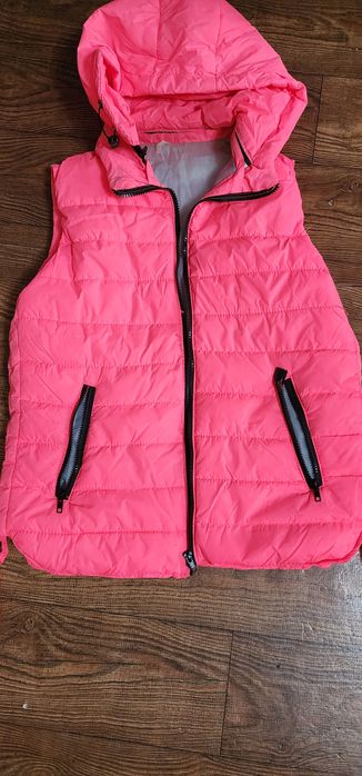 Женская жилетка (безрукавка)