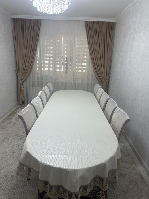 Продается деревянный стол