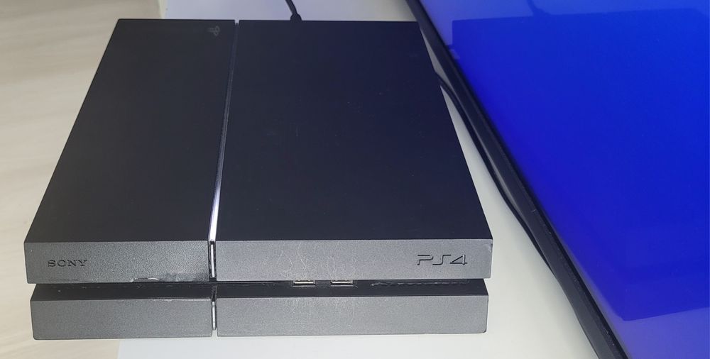 Sony PlayStation 4(500 GB)