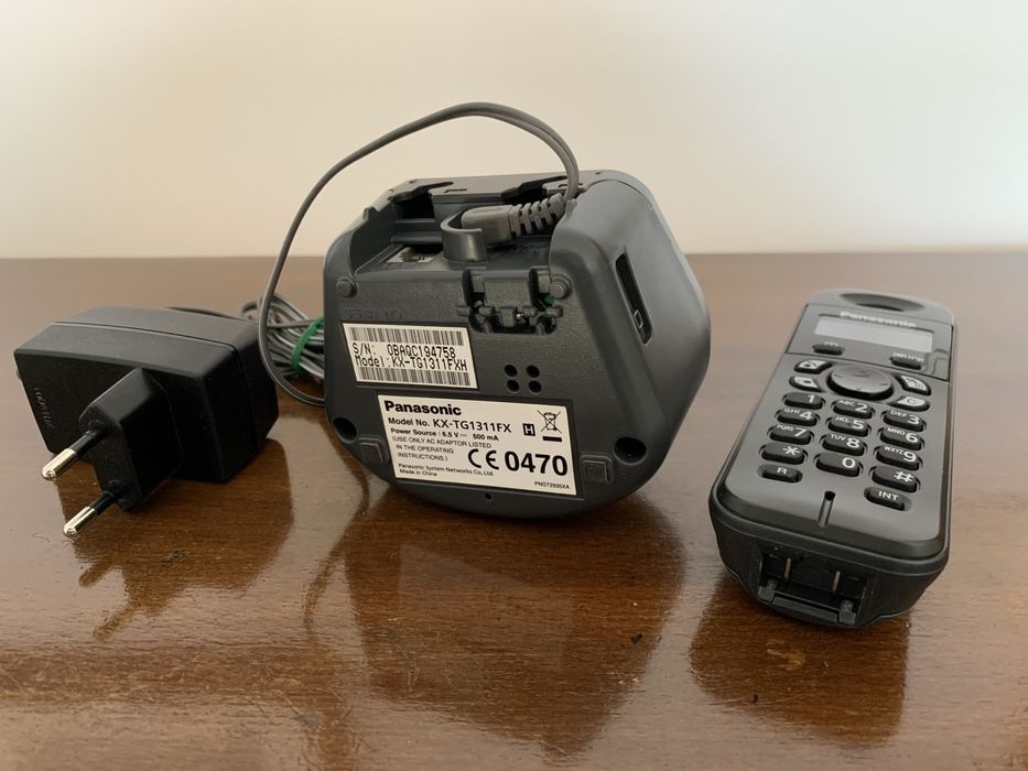 Домашни безжични стационарни телефони Panasonic - без СИМ слот