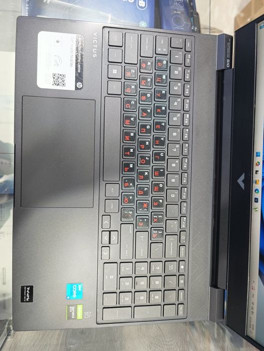 Hp victus  8/512