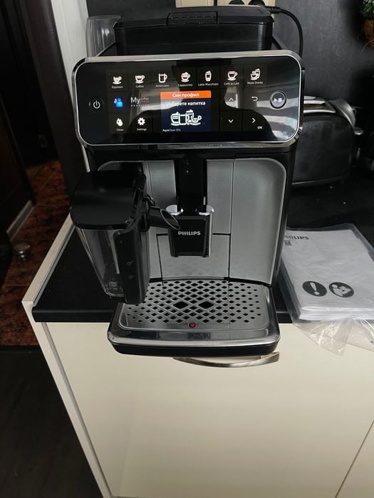 Кафемашина Philips EP4346 LatteGo