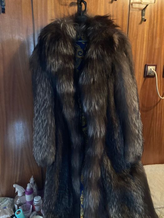 Кожено елегантно палто от сребрна лисица дълго на фирма ,,ВЕРСАЧИ,,