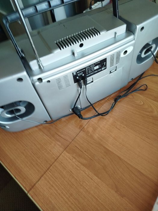 Продам магнитофон двухкассетник  10000