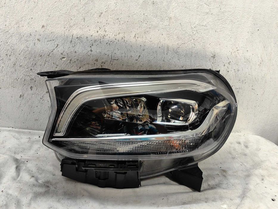 Оригинален фар Мерцедес 470  Mercedes 470 X class Full Led
