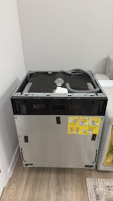 Посудомоечная машина Electrolux