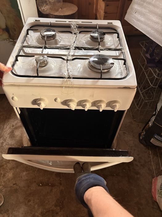 газовая плита с духовкой