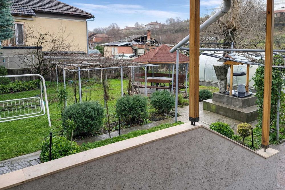 Къща на 30км от Русе и Разград