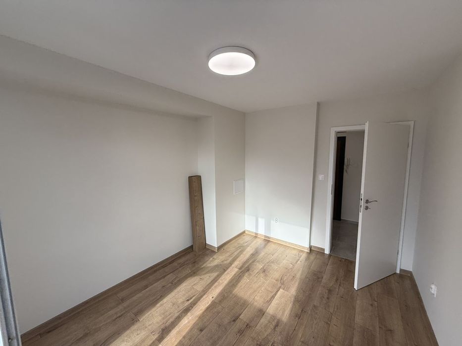 Продава се Тристаен апартамент в София, Дружба 1 - 60 кв.м за 1671 €/кв.м - Снимка #1