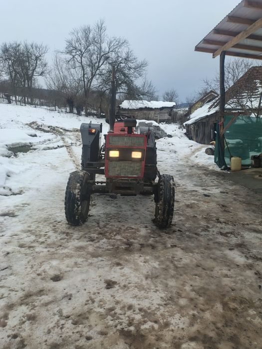 Tractor case 833 internațional