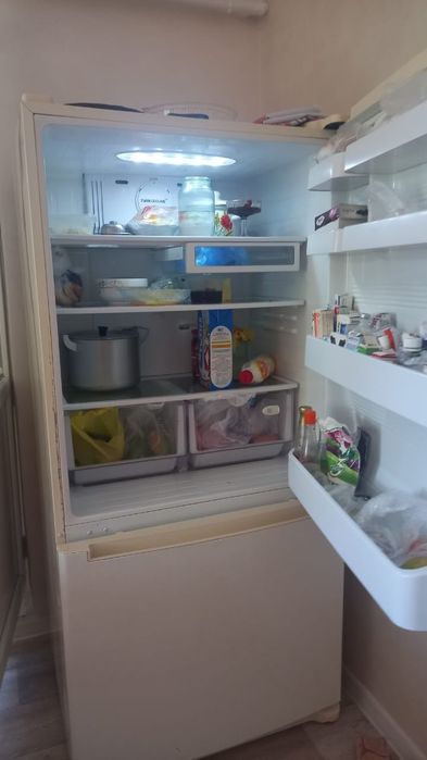 Продам холодильник