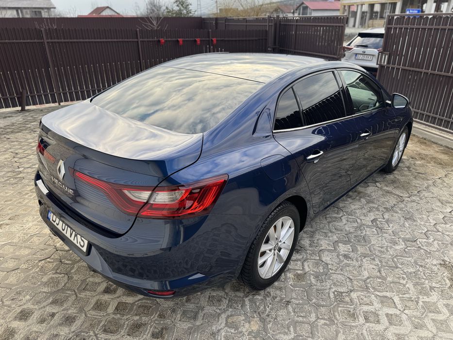 Renault Megane IV Sedan INTENS - 2018 - 208.336 km