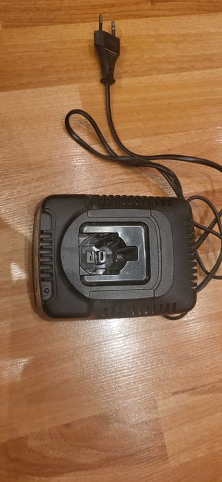 Зарядно Устройство DEWALT