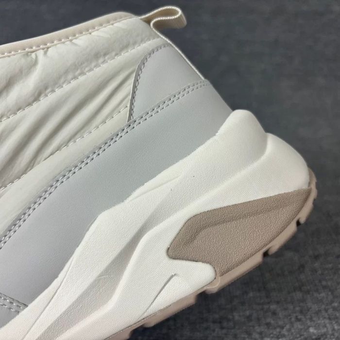 Дутики женские бежевые