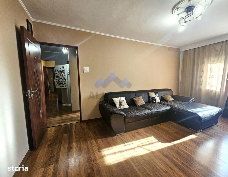Liber, apartament cu 3 camere, bine intretinut — fotografia 1