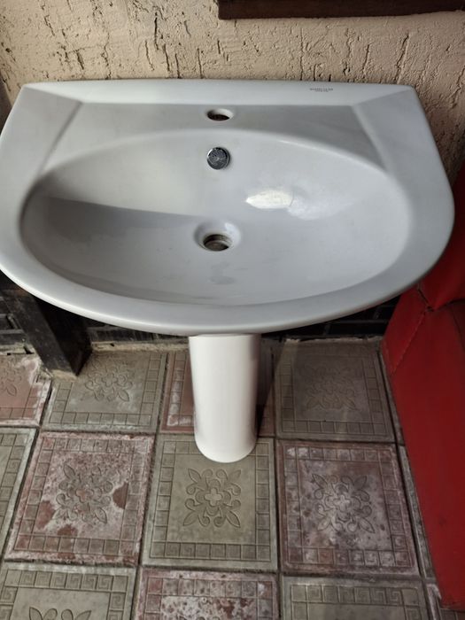 Раковины с ножкой