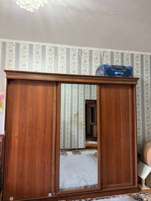 Спальный гарнитур и кухонный уголок