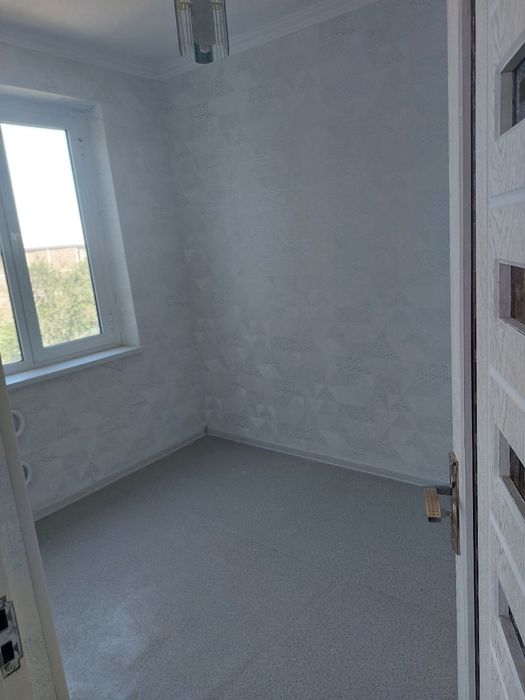 4 мактаб олдида квартира сотилади