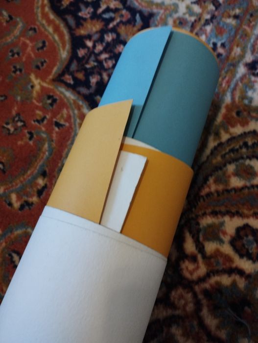 Остатки разной бумаги для рисования