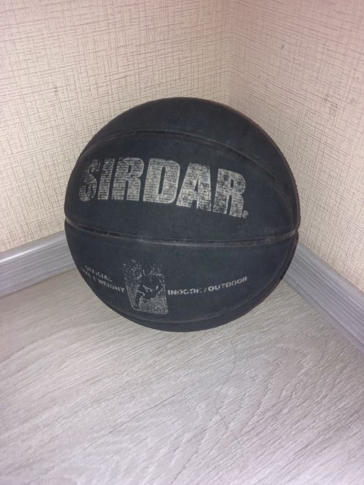 Баскетбольный мяч SIRDAR б/у