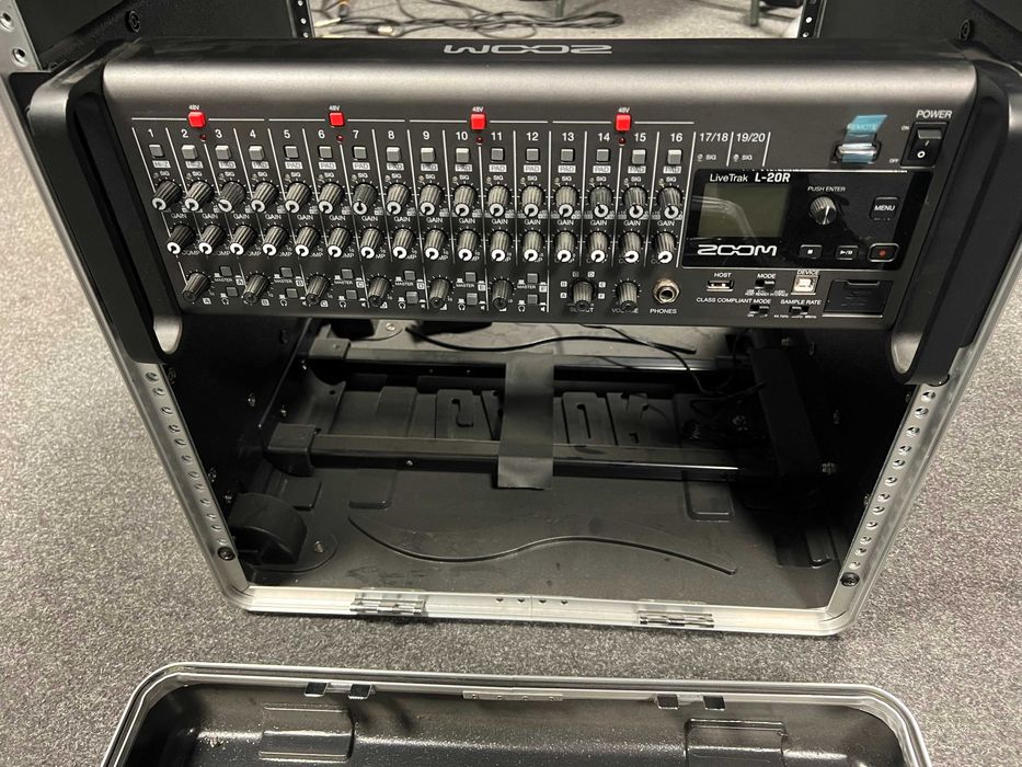 Zoom LiveTrak L-20R Mixer / Interfata audio / Recorder digital