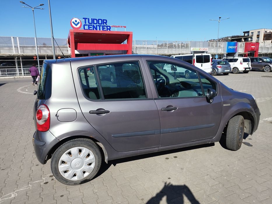 Masina Renault Modus
