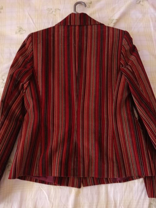 Продавам дамско сако