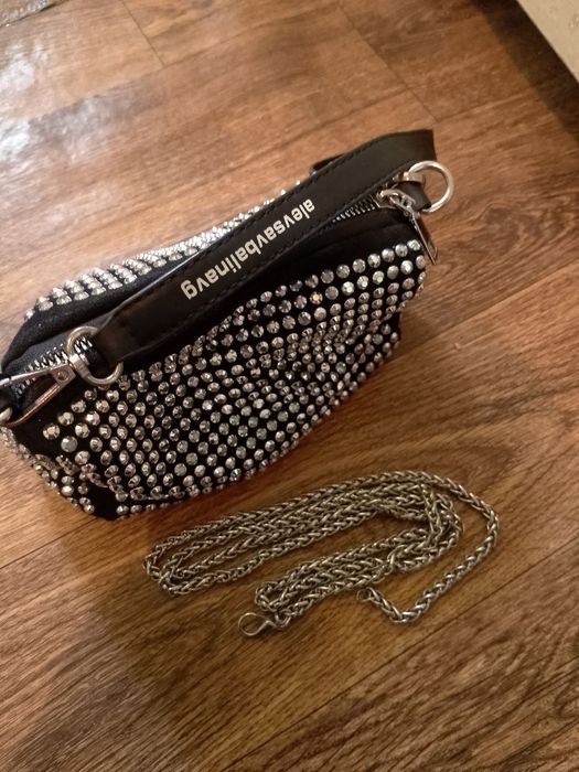 Сумочку надевали 1 раз , конус новый