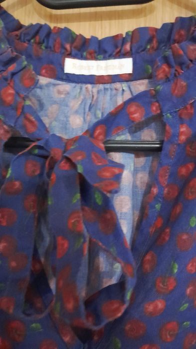 Vând cămașă cu mânecă scurta